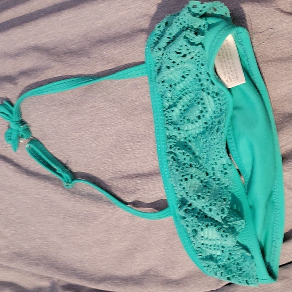 🌻 4 for$15 🌻!Bundle of 2 swim suit tops 2t - Picture 5 of 6